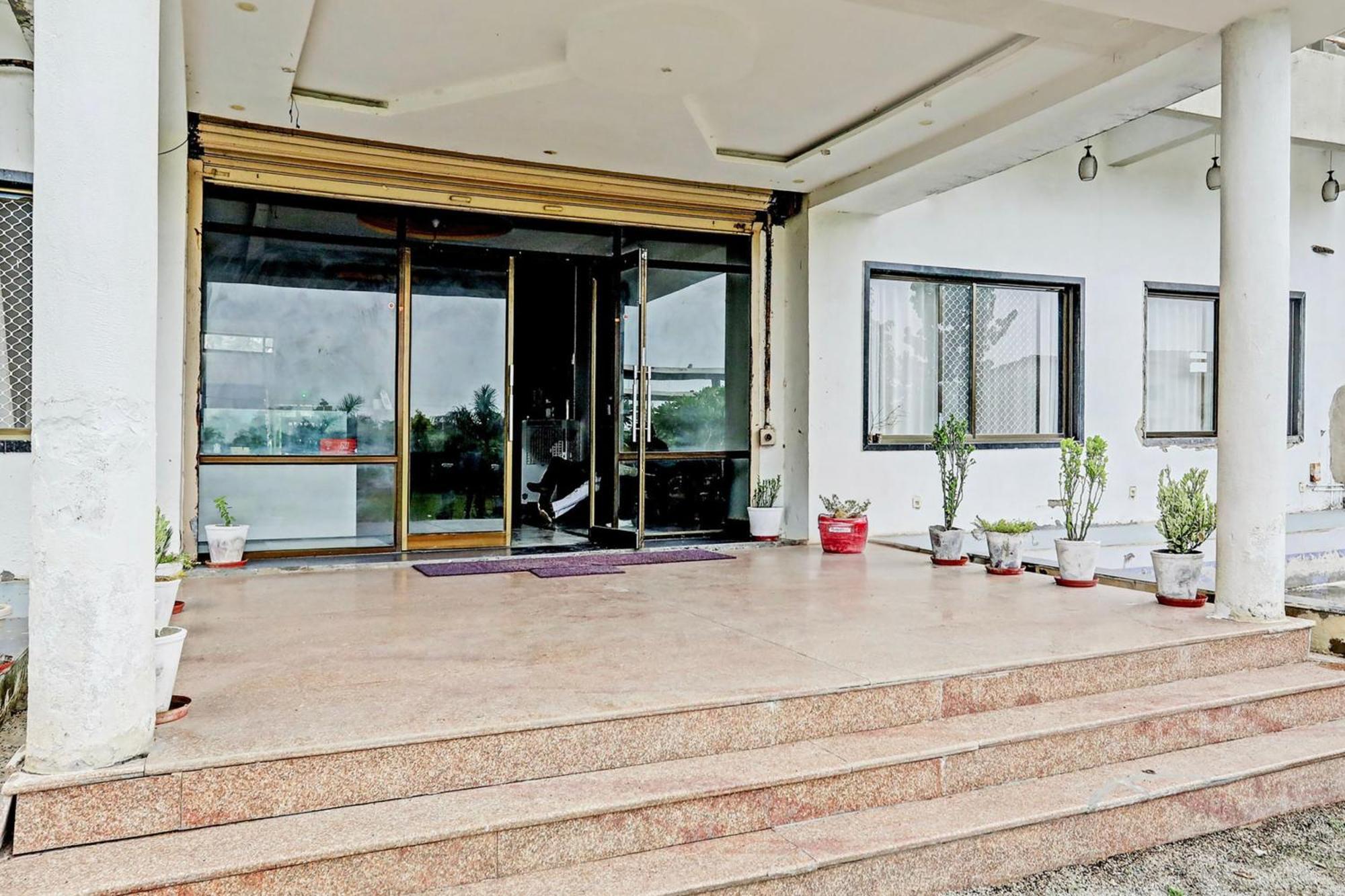 Collection O The Galaxy Resort Nāthdwāra Dış mekan fotoğraf